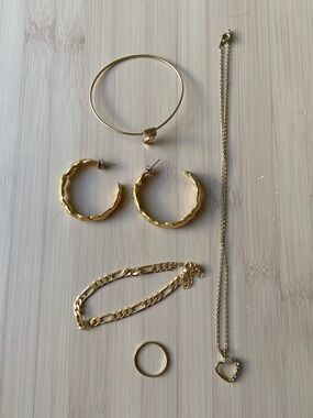 Gold Lot Of Jewelry
